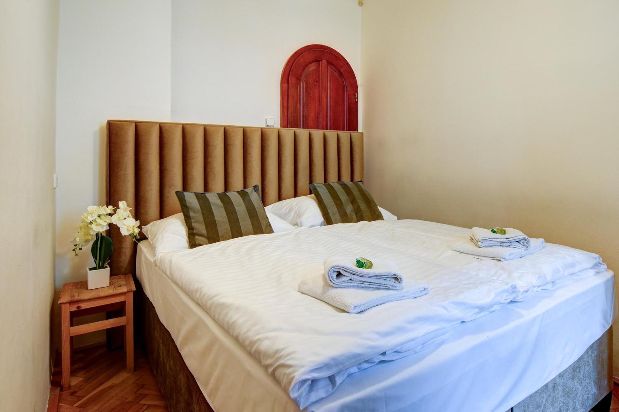 Historic Centre Apartments VIII ปราก ภายนอก รูปภาพ